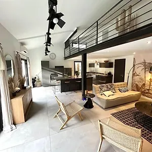 Superbe Maison Avec Jacuzzi Ventabren