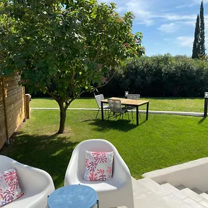 Logement Independant Dans Avec Jardin Ventabren